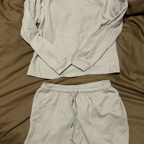 Lounge Set - Picture 2 of 4